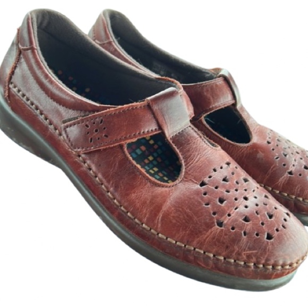 Women’s size 8 1/2 SAS Willow - Velcro Walking Shoe